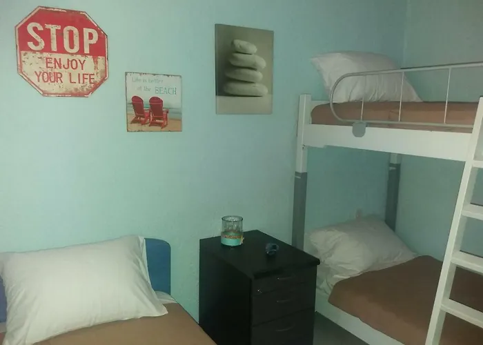 펜션 Family House Oikismos Akri - Koroni 시비리