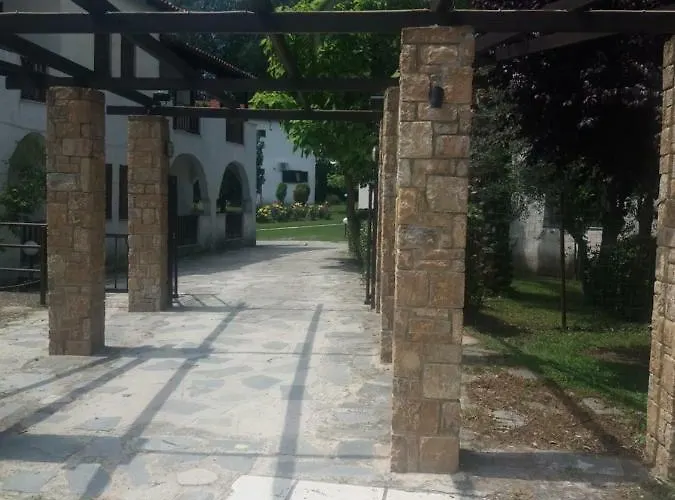 Family House Oikismos Akri - Koroni *