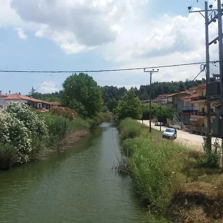 Family House Oikismos Akri - Koroni 度假居